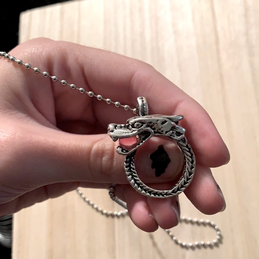 Dragon loop necklace 🐉